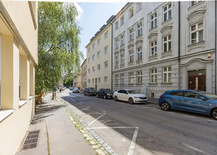 Bnb Historical Hideaway Apartment
